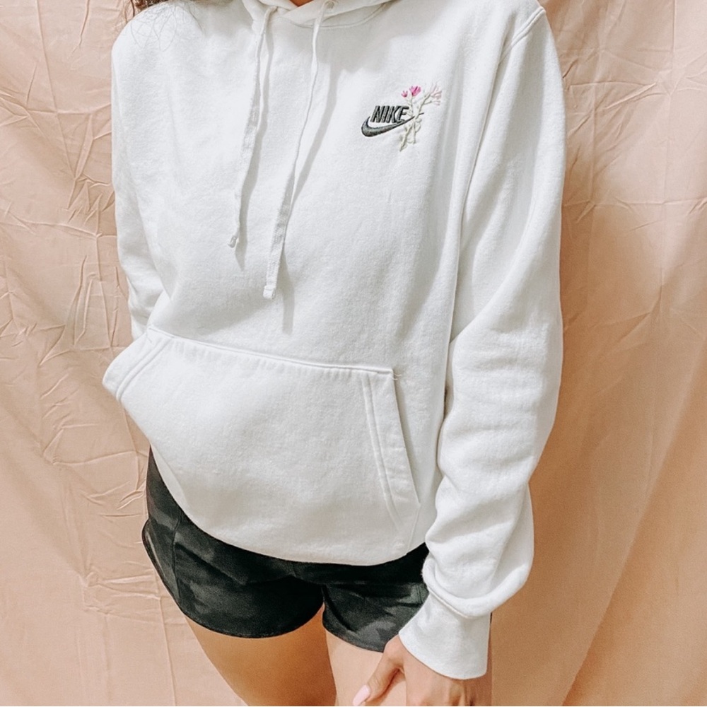 NIKE EMBROIDERED HOODIE
